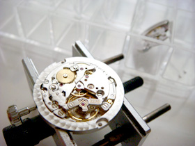 �I�[�o�[�z�[�����ꂽ�@�B�̉摜